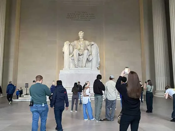 Washington Dc Trip Itinerary | Best 3-5 Days And Tips Lincoln-Memorial