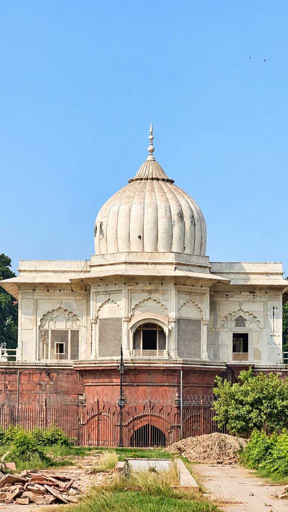 Things To Do In New Delhi In One Day: Our Itinerary Building Behind Delhi Chalo Park