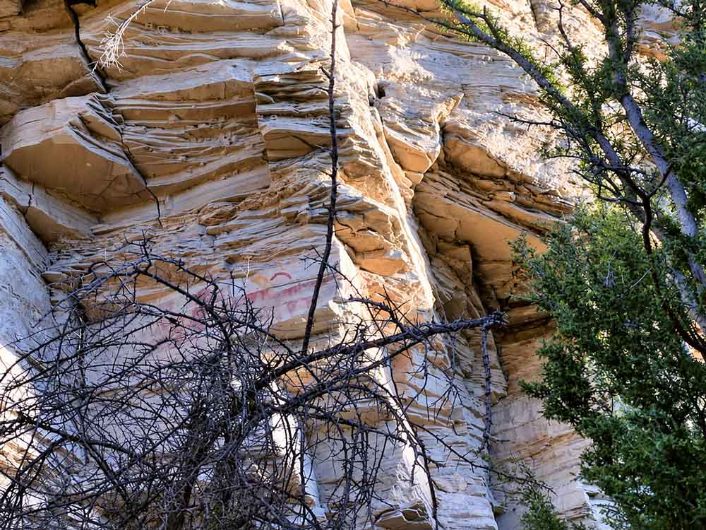 Big Bend Hot Springs: Trail, Soaking &Amp; What To Know Ancient Pictograph Along Big Bend Hot Springs Trail