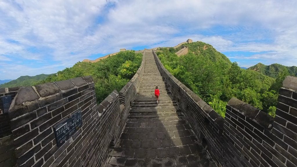 2 Day Great Wall Of China Itinerary: Jinshanling, Gubeikou &Amp; Mutianyu Daughter Hiking Along Jinshanling Great Wall